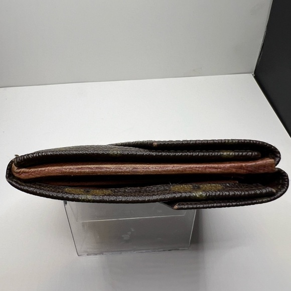 GUC Louis Vuitton Double-Sided Snap Wallet - Picture 3 of 10